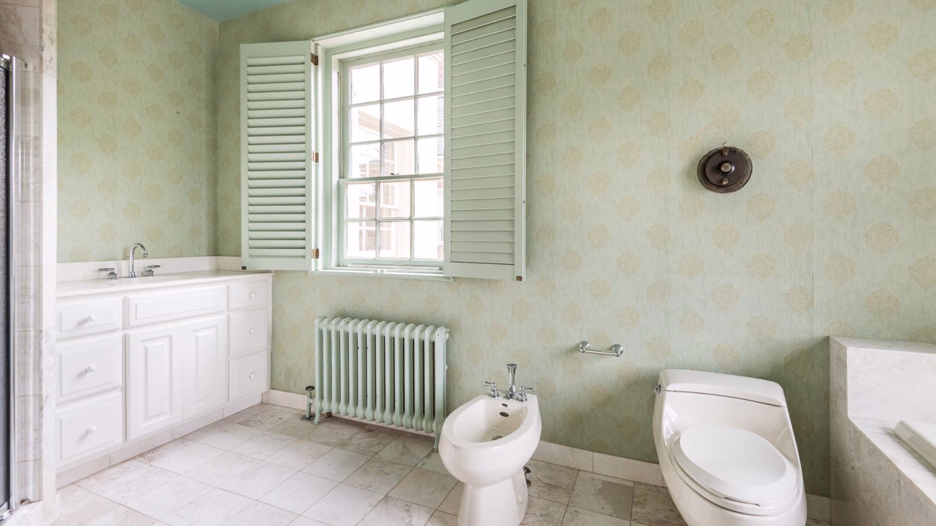 A look at how Den Cralle reimagines the private spaces of this historic home renovation project